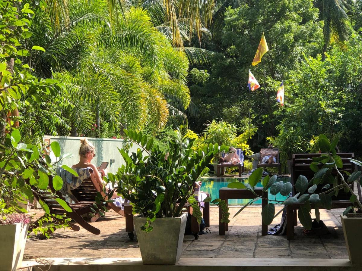 Hotel Heladiv Anuradhapura Exterior foto