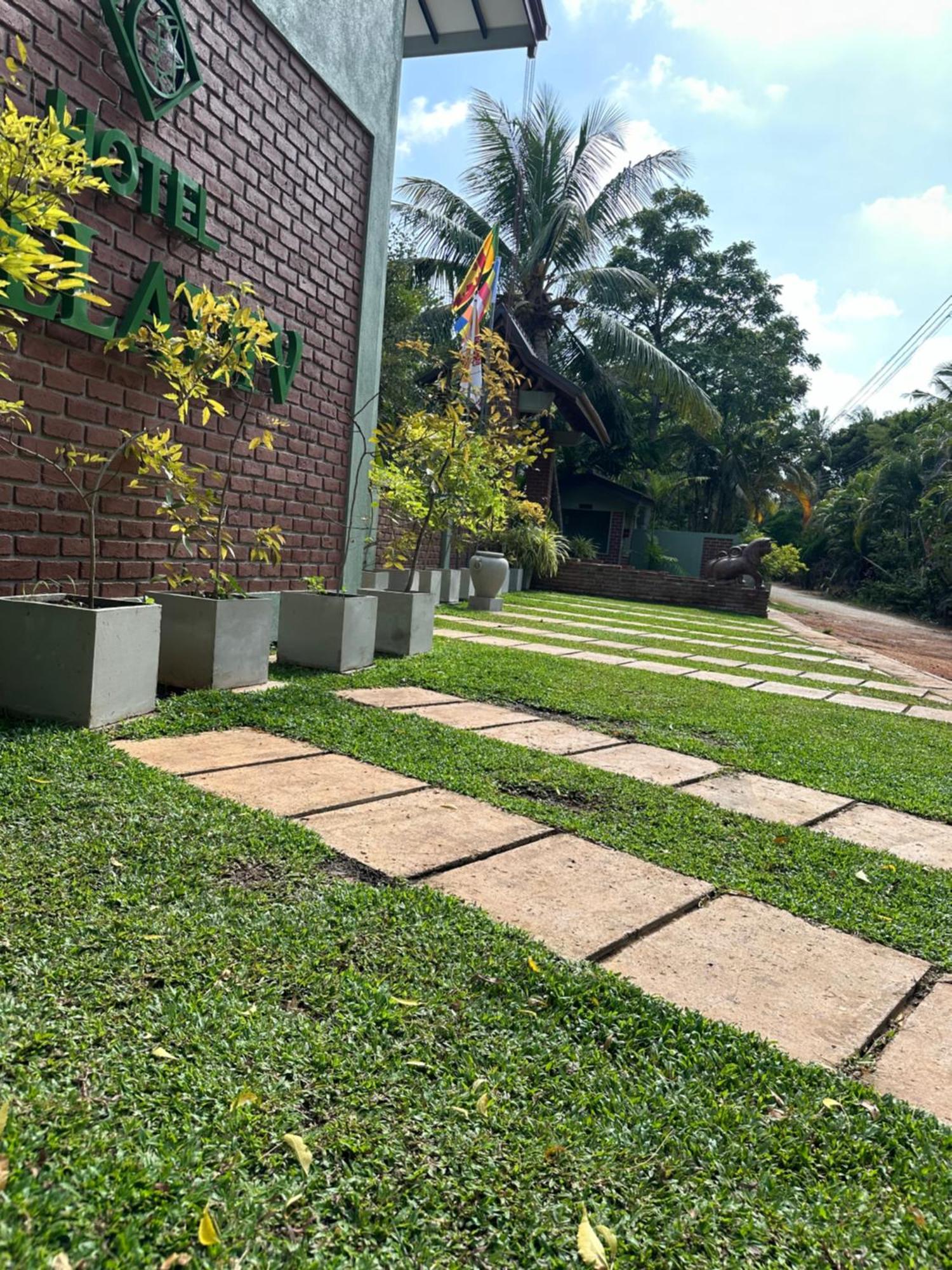 Hotel Heladiv Anuradhapura Exterior foto