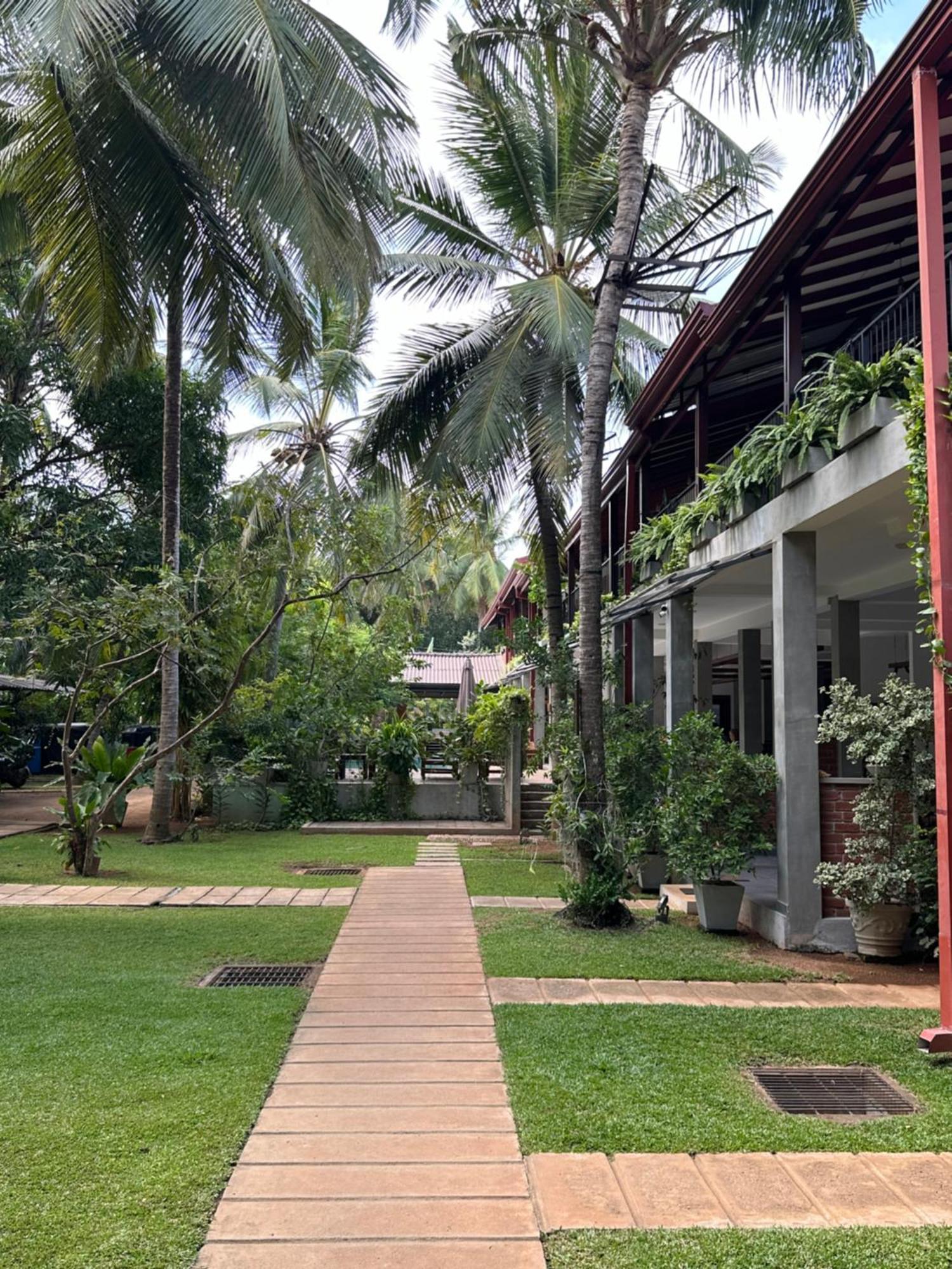 Hotel Heladiv Anuradhapura Exterior foto