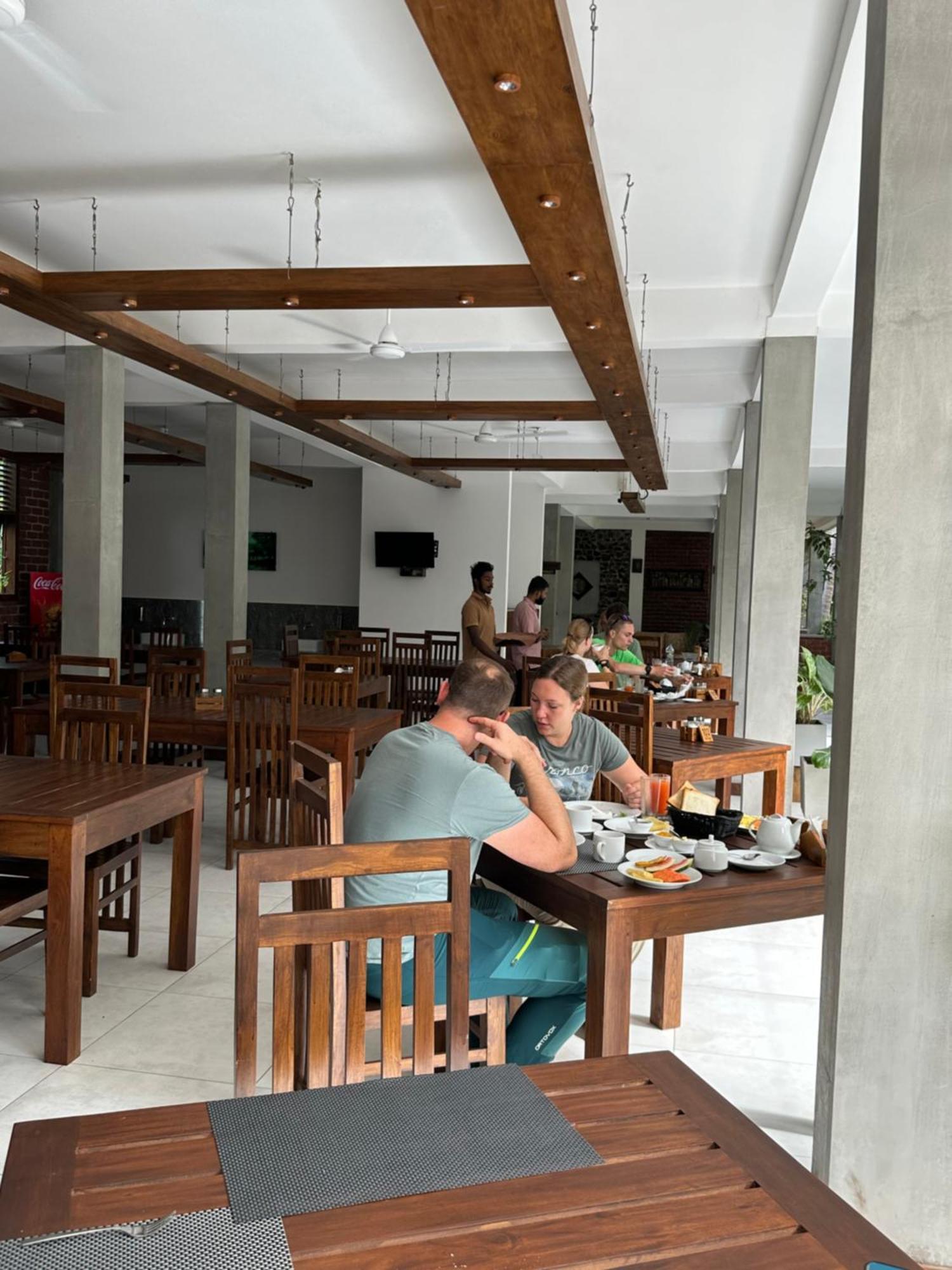 Hotel Heladiv Anuradhapura Exterior foto