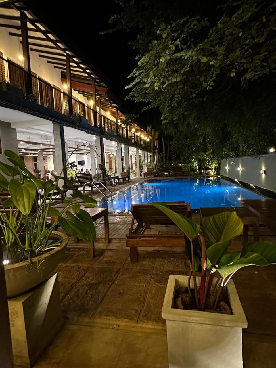 Hotel Heladiv Anuradhapura Exterior foto